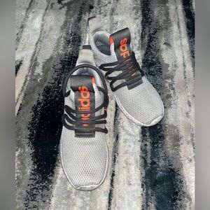 USED ONLY ONCE ADIDAS LITE RACER ADAPT 3. RUNNING COURSE SIZE 2